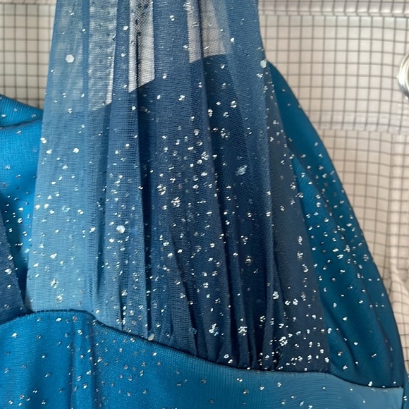 Finesse prom dress - Picture 4 of 6